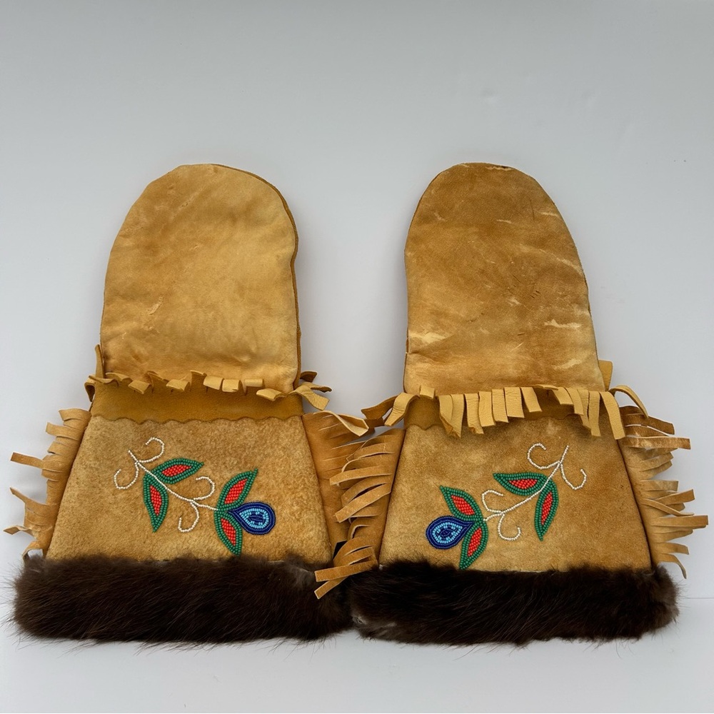 Vintage Native American Beaded Floral Pattern Leather Buckskin Gauntlet Mittens